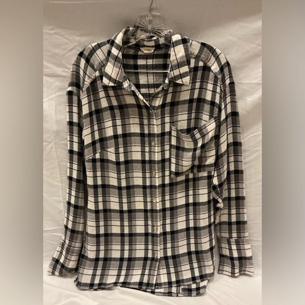 Pilcro Black and White Plaid Button-Down Shirt